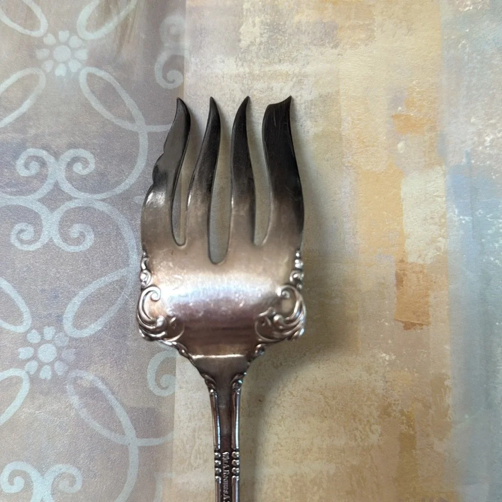 Wm A Rogers 1901 Hanover Cold Meat Serving Fork